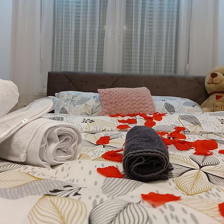 Apartman "Airplane" Σαράγεβο Εξωτερικό φωτογραφία